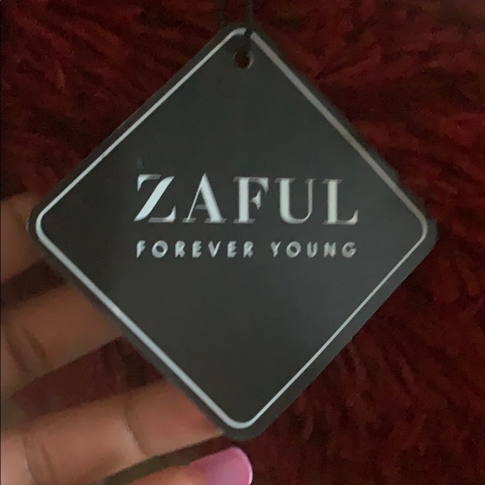 Two piece set - Picture 2 of 2